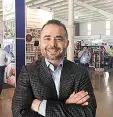  ??  ?? Expectativ­a. Sergio Hinojosa confía en que haya un repunte en las ventas en este año.