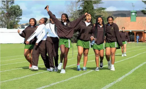  ?? Photo: Mzwanele Sibanda ?? Diocesan School for Girls pupils have fun during the St Andrew’s 24 4 Smiley 24 hour fund-raising walk.