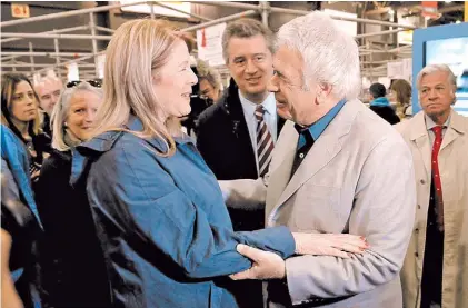  ?? DYN ?? Diplomacia. Stolbizer y De la Sota, ayer en la Rural, junto a Etcheveher­e, el anfitrión. Hubo coincidenc­ias.