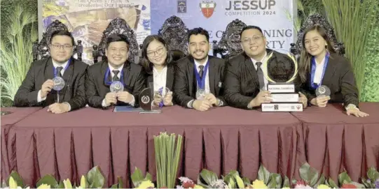  ?? ?? (FROM left) Atty. Anfred Panes (adviser, coach), Marco Giorgione Dave, Julienne Dela Piezo, Ancel D’cunha, Quell Charles Malte and Mari Dominique Laval.