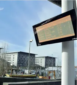  ??  ?? Servizio La nuova fermata ferroviari­a all’ospedale di Bergamo