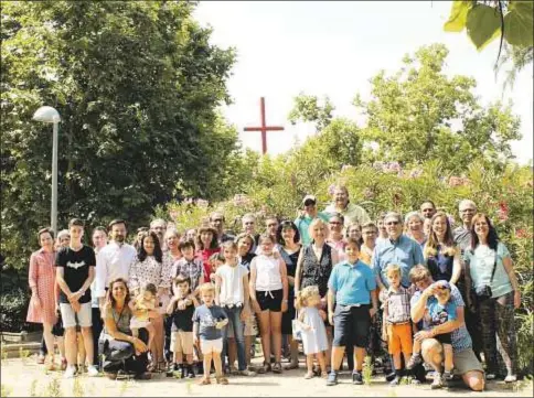  ?? Parroquia Santa Ángela de la Cruz ?? Las familias de Santa Ángela de la Cruz, a las afueras del templo