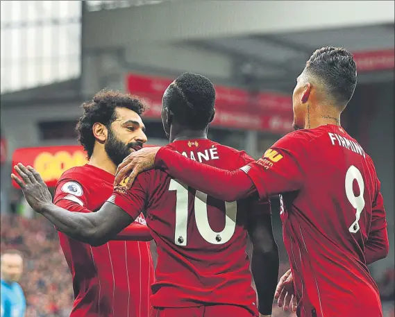  ?? FOTO: GETTY IMAGES ?? Salah, Mané y Firmino, el mágico tridente de ataque del Liverpool, líder de la Premier con 25 puntos más que el Manchester City (que tiene un partido pendiente)