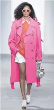  ?? FOTO: MICHAEL KORS COLLECTION ?? Das knallige Baker-Miller-Pink ist eine der Trendfarbe­n des Sommers 2017.
