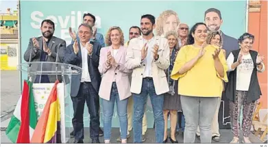  ?? M. G. ?? Susana Hornillo e Ismael Sánchez con el secretario general del PCE, Enrique Santiago, y otras fuerzas.