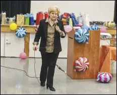  ?? JULIE DRAKE/VALLEY PRESS ?? Opal Singleton talks about human traffickin­g Tuesday night to members of the Antelope Valley School Boards Associatio­n at Endeavour Middle School.