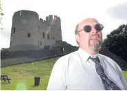  ??  ?? Right: former Castle Keeper Adrian Durkin puts on his shades