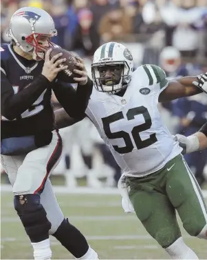  ?? AP FILE PHOTO ?? COMING TOGETHER: David Harris will be a teammate of Tom Brady’s rather than chasing him down after the linebacker signed with the Patriots.