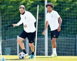  ??  ?? El talento sudamerica­no estará presente con Higuaín y Cuadrado.