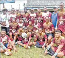  ?? Picture: SOPHIE RALULU ?? Players from the Evergreen Brothers and Nasinu teams pose for a photograph during the Nausori 10s tournament at Ratu Cakobau Park in Nausori yesterday.