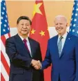  ?? Foto: Alex Brandon, Ap/dpa ?? Xi (links) und Biden gaben sich die Hand.