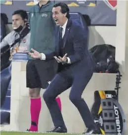  ?? GABRIEL UTIEL ?? Unai Emery, con gesto de rabia, durante el Villarreal-Arsenal de ayer.