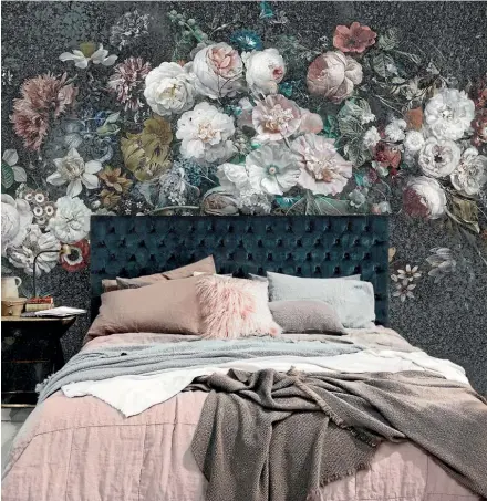  ?? BACK TO THE WALL ?? Forget vases of flowers – try putting them on a wall to make a statement.