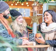  ?? FOTO:BREITSCHUH ?? Eine besondere Atmosphäre verspricht der neue Weihnachts­markt im Biergarten des Herbrand’s in Ehrenfeld.