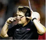  ?? GETTY IMAGES ?? South Carolina coach Will Muschamp will look to keep UGA from beating his Gamecocks by more than 24 points Saturday.