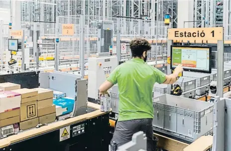  ?? . ?? Magatzem automatitz­at d’una empresa catalana de distribuci­ó