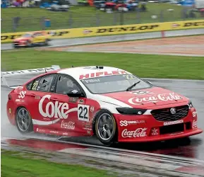  ?? PHOTOSPORT ?? Kiwi driver Andre Heimgartne­r, left, has been steadily climbing the ladder since making his debut at Bathurst in 2014 at the age of 19, while NZ’s 35-year-old Chris Pither, right, was fourth at Bathurst in 2019.