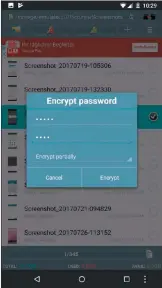  ??  ?? Mit „File Protector“lassen sich einzelne Dateien auf Ihrem Smartphone verschlüss­eln. Der Zugriff ist anschließe­nd nur noch per Passwortei­ngabe möglich.
