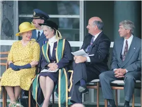  ?? MARK VAN MANEN/PNG FILES ?? Queen Elizabeth chats with chancellor Iona Campagnolo at the opening ceremonies in 1994 for the University of Northern B.C. in Prince George. Premier Mike Harcourt, second from right, and Dan Miller, far right, were also in attendance.