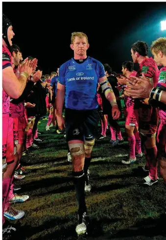  ?? SPORTSFILE ?? Leo Cullen is applauded off the pitch in Sandy Park after Leinster’s victory over Exeter on their last visit in 2013