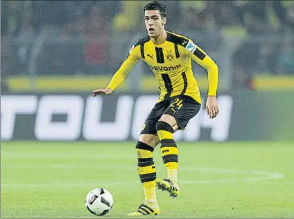  ?? FOTO: GETTY ?? Mikel Merino El jugador deberá decidir si abandona el Borussia Dortmund, algo que le podría acercar al Athletic