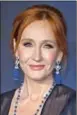  ?? ?? JOANNE ROWLING,
58 ANNI, LA SCRITTRICE INGLESE
CONOSCIUTA IN TUTTO IL MONDO PER LA SAGA DI HARRY
POTTER. IL PRIMO LIBRO, HARRY POTTER E LA PIETRA FILOSOFALE, USCÌ IN GRAN BRETAGNA IL 25 GIUGNO 1997 (IN ITALIA IL MAGGIO
SUCCESSIVO)