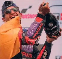  ?? EPA ?? Di nuovo sul podio più alto
Jorge Martin celebra la sua vittoria sul podio di Melbourne. Lo spagnolo non vinceva dal GP della Thailandia nell’ottobre 2023
