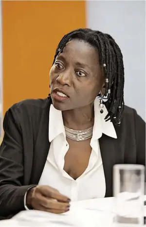  ?? Bild: SN/APA/ROSSBOTH ?? Was kann sich Afrika von Europa abschauen und umgekehrt?
Auma Obama: