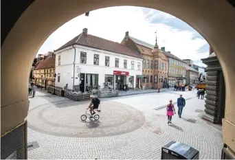  ?? Bild: JARI VÄLITALO/ARKIV ?? CENTRUM I CENTRUM. Skribenten oroar sig för utveckling­en i Halmstads city.