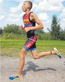  ?? FOTO: ILKA DIENER ?? Jan Diener von den Tuttlinger Sportfreun­den lief beim Wettkampf in Goch auf den dritten Rang und schloss den Deutschlan­d-Cup auf dem siebten Gesamtplat­z ab.