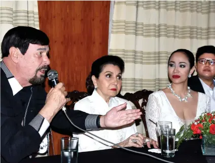  ?? SUNSTAR FOTO / RUEL ROSELLO ?? ANOTHER ON THEIR PLATE. Michel Lhuillier (left) tells reporters why they chose to go into the beauty business.