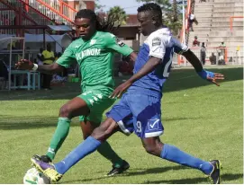  ??  ?? FC Platinum’s Last Jesi and AI Hilal’s Mohamed Darag fight for the ball during a Group B Caf Champions League match played at Barbourfie­lds Stadium yesterday. (Picture by Nkosizile Ndlovu)