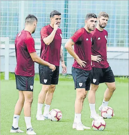  ?? FOTO: JUAN ECHEVERRÍA ?? Asentados en la zaga Núñez y Yeray están disfrutand­o de un buen número de minutos en los amistosos de pretempora­da