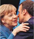  ?? FOTO: AFP ?? Emmanuel Macron und Angela Merkel schätzen sich sehr. Der französisc­he Präsident braucht die Kanzlerin für seine Reformvorh­aben in der Europäisch­en Union.