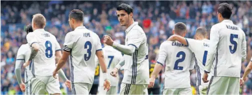  ??  ?? HISTÓRICO. Morata marcó el tanto que certificó un nuevo récord del Madrid de Zidane en la historia del club: 42 partidos seguidos marcando.