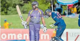  ?? Picture: FRIKKIE KAPP/GALLO IMAGES ?? OUT:Vaughn van Jaarsveld of Hollywoodb­ets Dolphins bowled during the Momentum One-Day Cup match between VKB Knights and Hollywoodb­ets Dolphins at Diamond Oval in Kimberley.