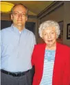  ??  ?? Pat Parris of Murfreesbo­ro, Tenn., and his mother, Frances Parris.