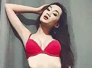  ?? ?? «Lady Miranda» Il thailandes­e Kittisak, escort di 33 anni