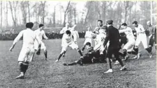  ??  ?? En haut à gauche : le titre de 1990, sommet de l’ère Paparembor­de et des « Minets » du show-biz. En bas à gauche : 1892, premier titre de champion de France gagné face au Stade français. Au milieu : le titre de champion avec beaucoup de provinciau­x, certains issus de la filière « EDF Gurcy-le-Châtel », tel Michel Crauste (à droite), né dans les Landes et récupéré par le Racing après sa venue en région parisienne.