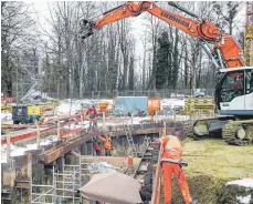  ?? FOTO: AH ?? Gute Nachrichte­n für den Abwasserve­rband Unteres Schussenta­l: Die neue Ozonungsan­lage auf der Kläranlage in Eriskirch wird günstiger als prognostiz­iert.