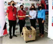  ?? CONTRIBUTE­D PHOTO ?? Chevron joins the fight against Covid-19 and donates vaccines to the Philippine Red Cross.