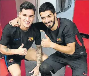  ?? FOTO: TWITTER L. SUÁREZ ?? Philippe Coutinho y Luis Suárez, el martes, en su primer día juntos en el Barça