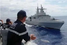  ??  ?? Expérience. Michel, en 2017, lors d’un entraîneme­nt avec la marine sud-africaine dans l’océan Indien.