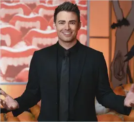  ??  ?? Jonathan Bennett hosts “Halloween Wars”