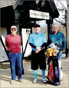  ?? Lynn Atkins/The Weekly Vista ?? David Jensen (center) wore his traditiona­l golf outfit for the picture commemorat­ing his double eagle on hole three at Scotsdale. His witnesses included Curtis Howell (left) and Larry Schlueter (right).