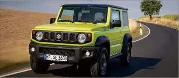  ?? © Photos Suzuki ?? Cubique et bardé de protection­s en plastique noir, le Jimny assume son côté rustique et en tire parti pour rappeler, sous certains angles, des modèles bien plus onéreux de Mercedes ou Jeep.