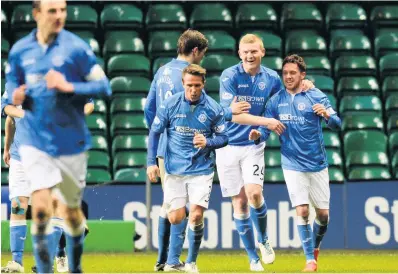  ??  ?? Huge result St Johnstone players celebrate the win