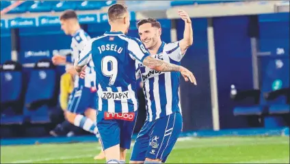  ?? FOTO: EFE ?? Joselu Mato y Lucas Pérez, dupla de oro Calleja ha recuperado al ex del Deportivo para la causa y el ‘9’ logró su octavo tanto del curso