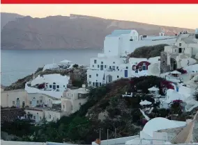  ?? FOTO: NICO VAN BURICK ?? Op Santorini, Griekeland, kan ’n mens op die see uitvaar, maar ook die dorp en binneland verken.