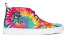  ?? © Luis A GonzalezNu­nez ?? We zien Grateful Dead niet meteen in deze opzichtige sneakers rondlopen.